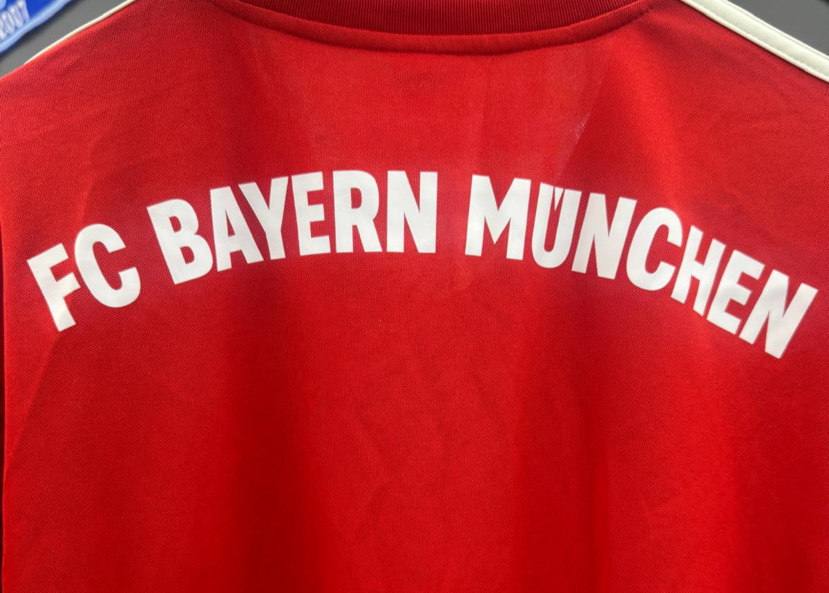 Bayern Munich 2018/19 - Home Shirt - L