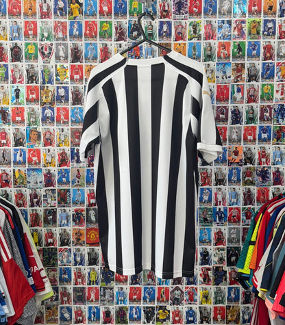 Newcastle United 2018/19 - Home Shirt - M