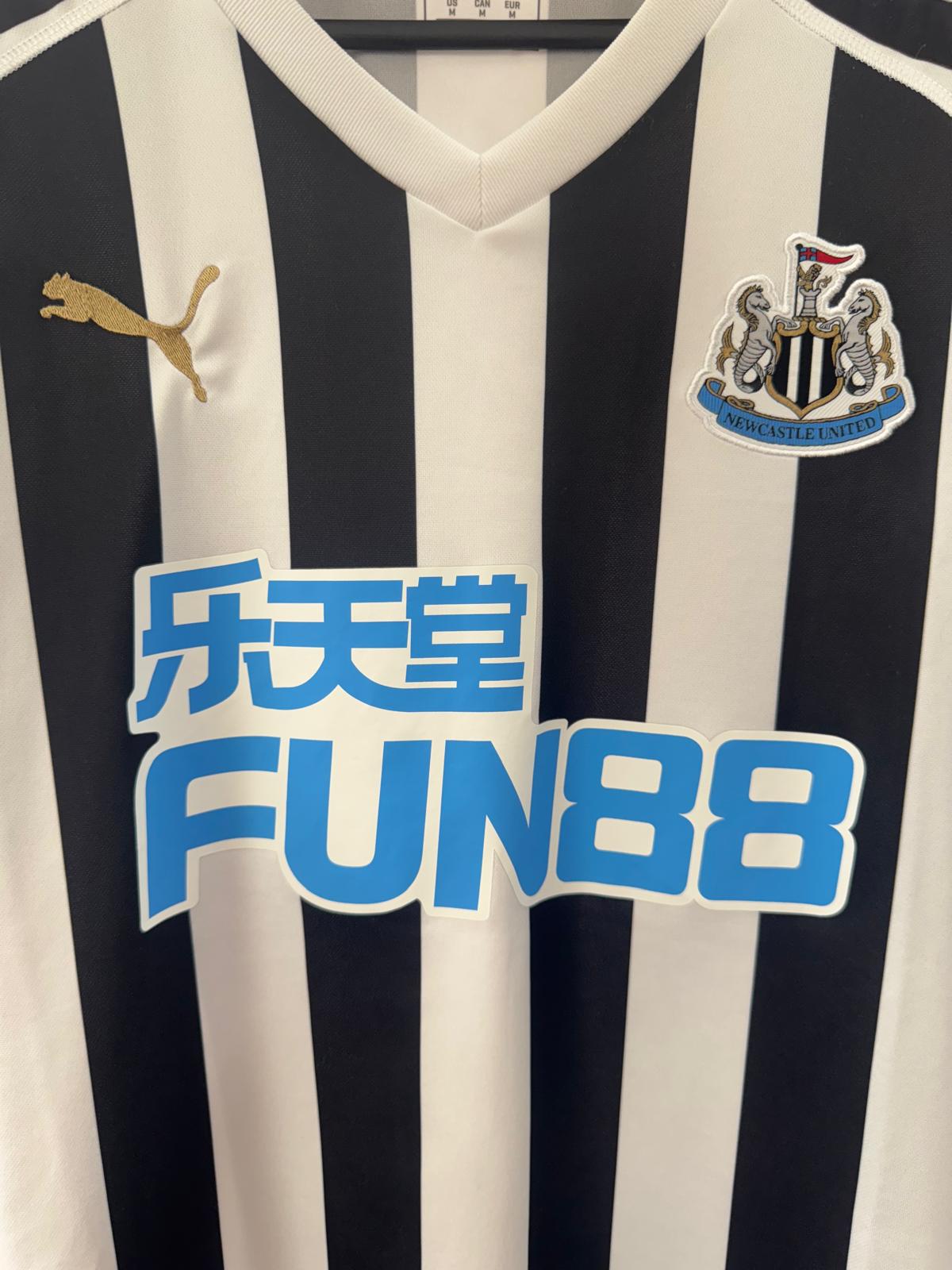 Newcastle United 2018/19 - Home Shirt - M