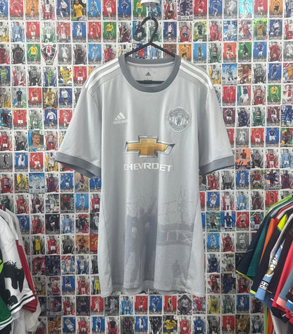 Manchester United 2017/18 Third Shirt L – D&B Jersey Vault