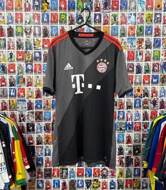 Bayern Munich 2016/17 - Away Shirt - L