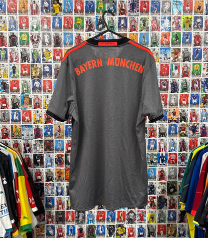 Bayern Munich 2016/17 - Away Shirt - L