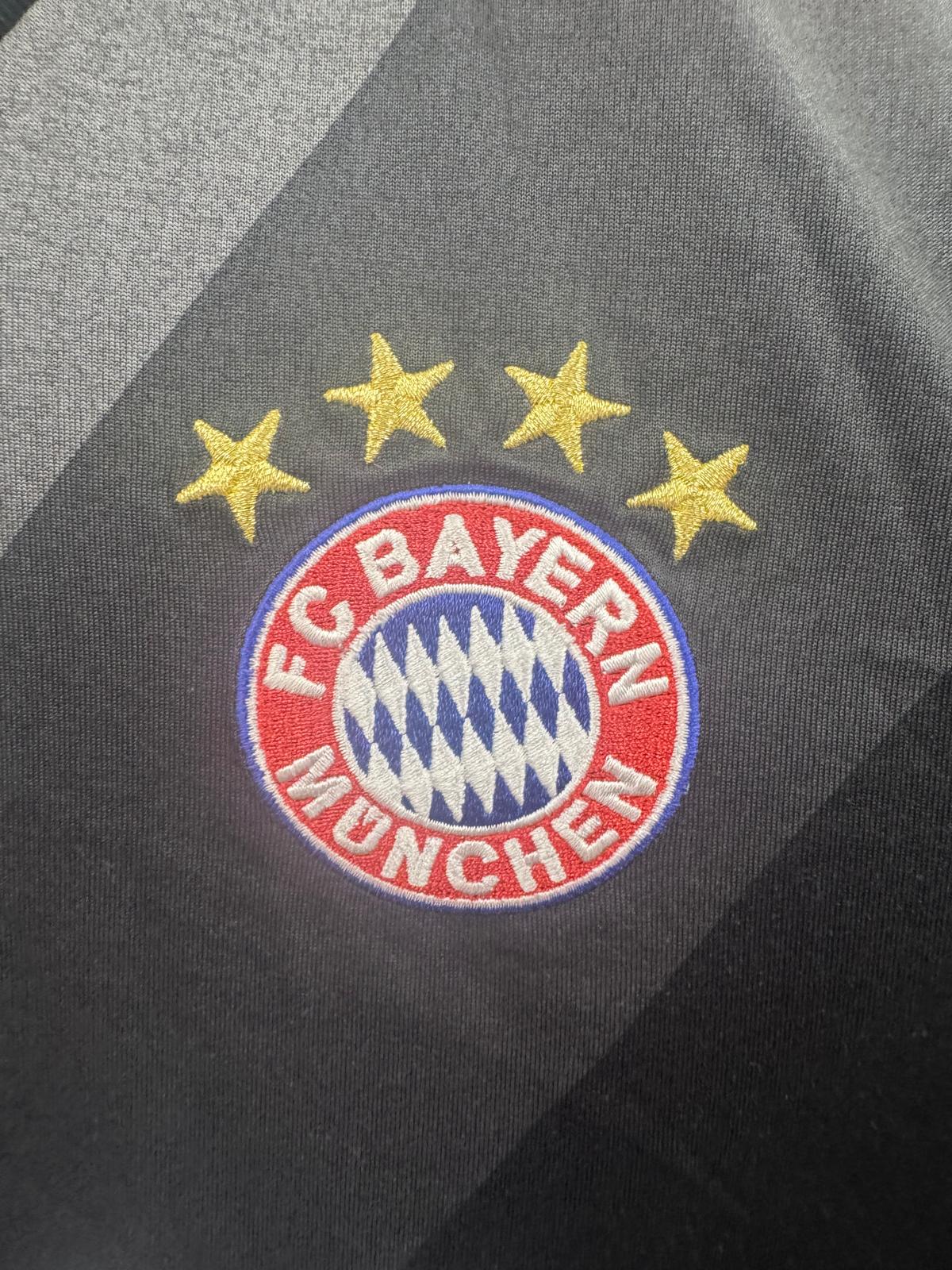 Bayern Munich 2016/17 - Away Shirt - L