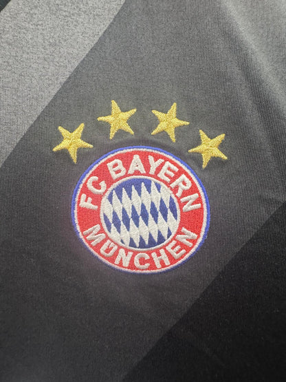 Bayern Munich 2016/17 - Away Shirt - L