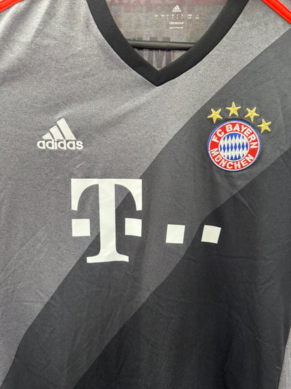 Bayern Munich 2016/17 - Away Shirt - L