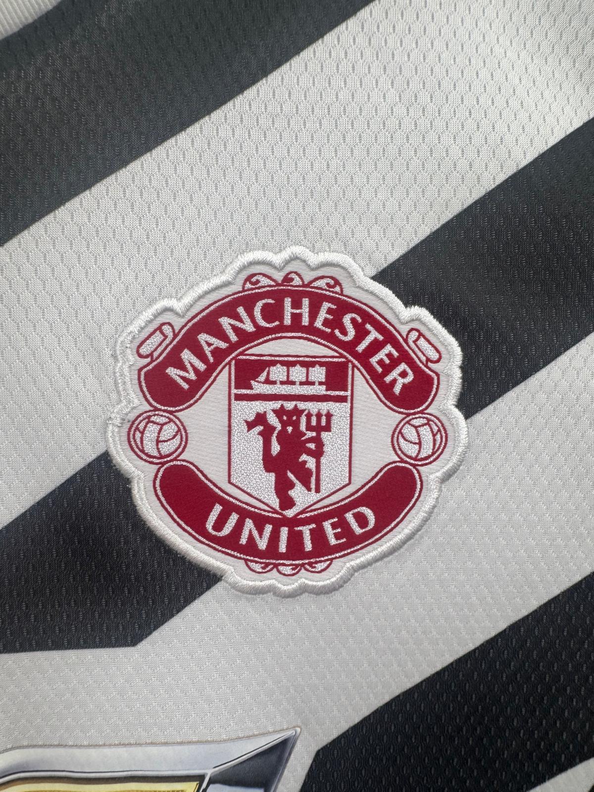 Manchester United 2020/21 - Third Shirt - Cavani 7 - XL