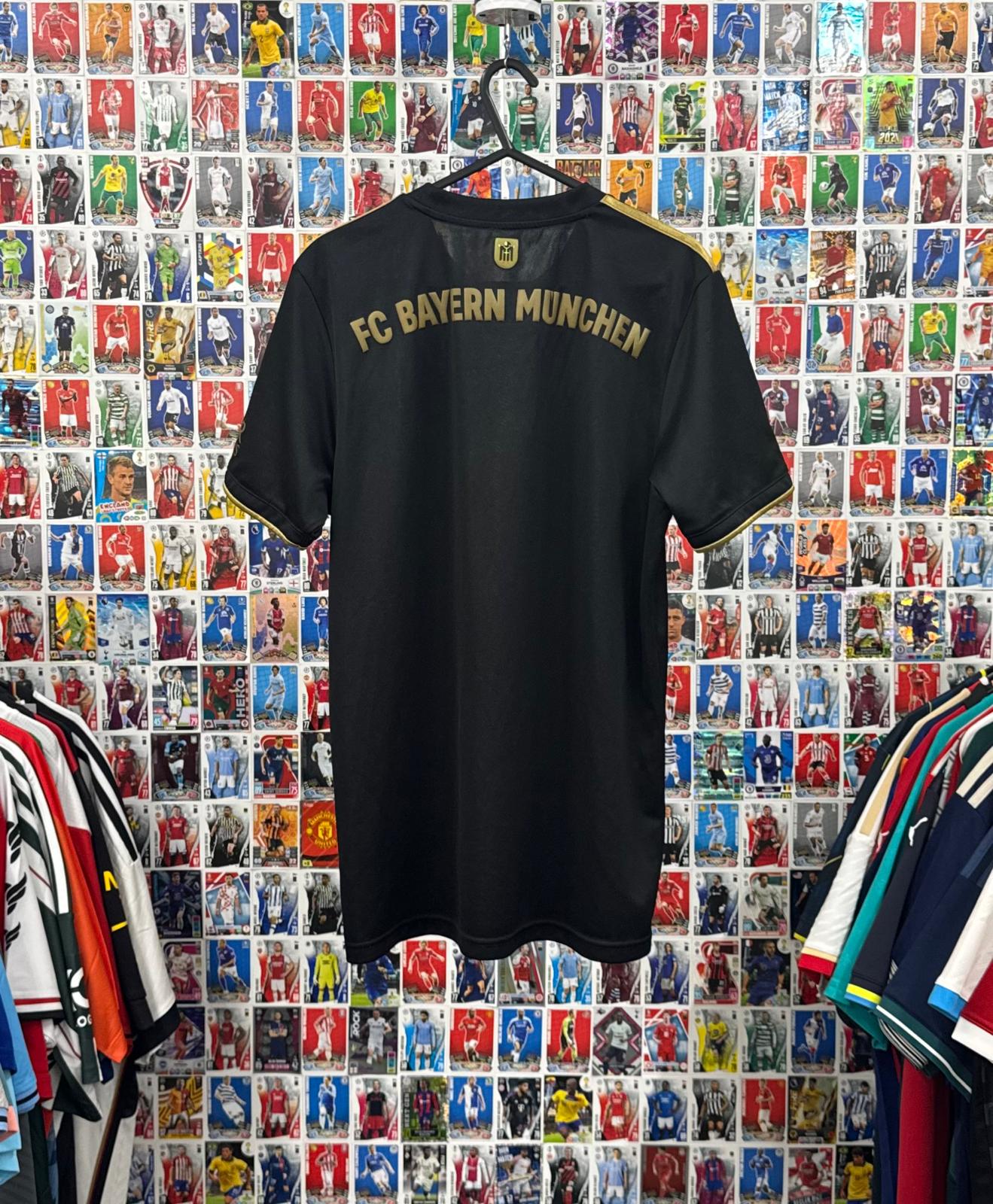 Bayern Munich 2021/22 - Away Shirt - M