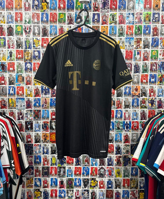 Bayern Munich 2021/22 - Away Shirt - M